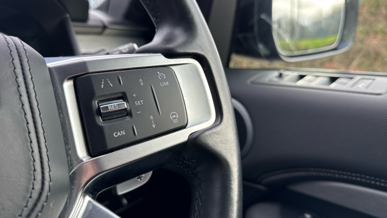 Land Rover Discovery 3.0 D300 R-Dynamic HSE 5dr Auto Diesel Station Wagon